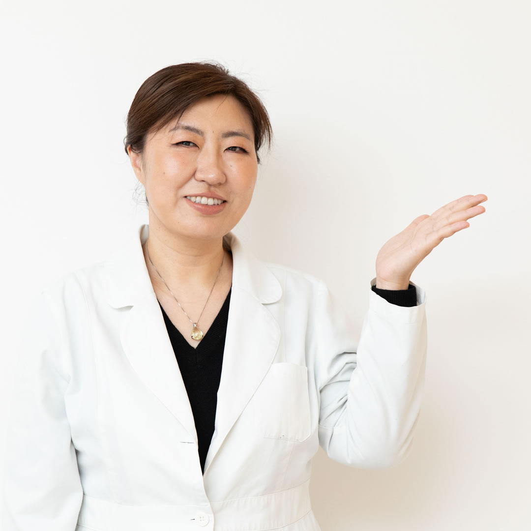 LDM施術の特徴の説明をしている医師